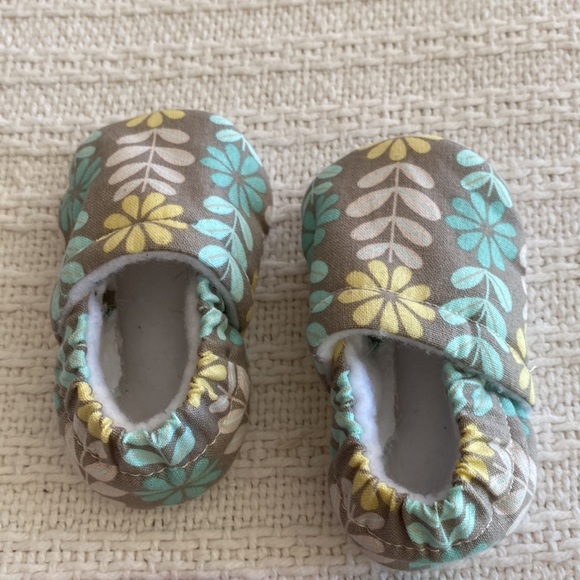 Newborn baby booties shoes - Picture 2 of 7